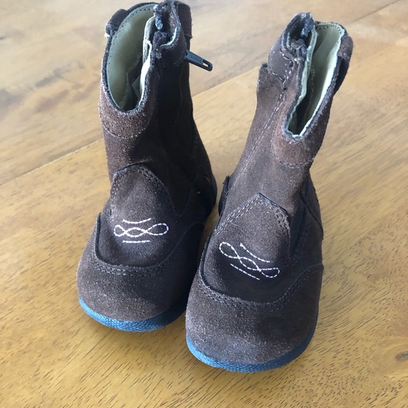 Oshkosh toddler cowboy boots - Picture 2 of 4